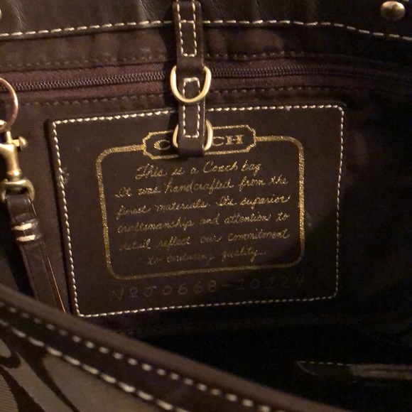 Signature Brown Stripe Tote - Picture 3 of 3